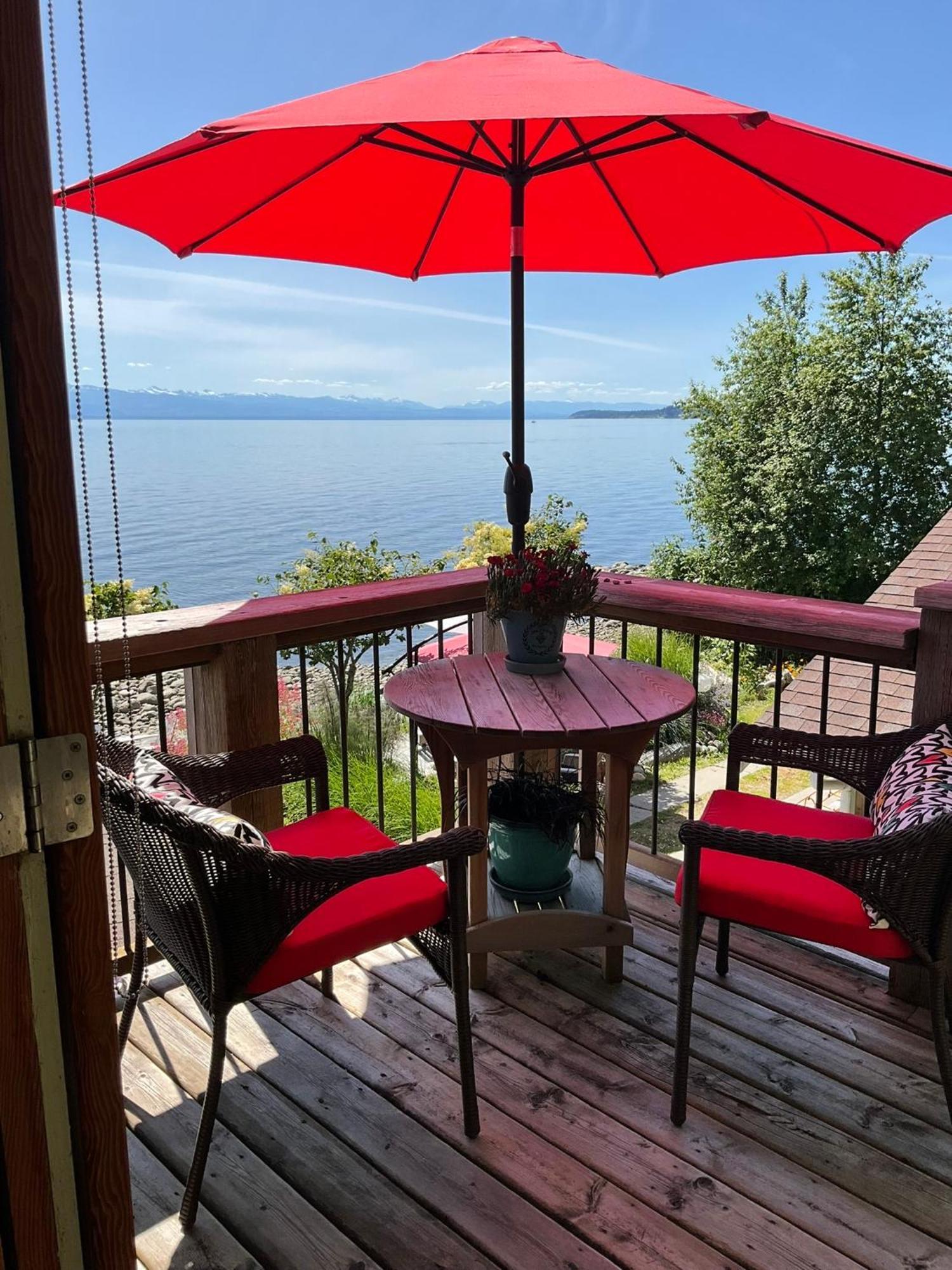 Blitz Beach House Oceanside Suite Powell River Exterior foto
